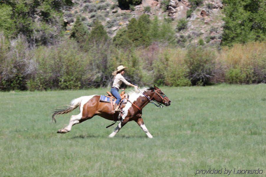 The Lodge & Spa At Brush Creek Ranch Saratoga Extérieur photo